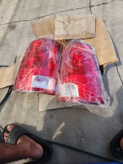 Tail Lights for Dodge Ram 1 3-2018 Rear Brake Tail Cover Left Driver and Passenger Side Taillights Lens Assembly with Bulb, Replaces