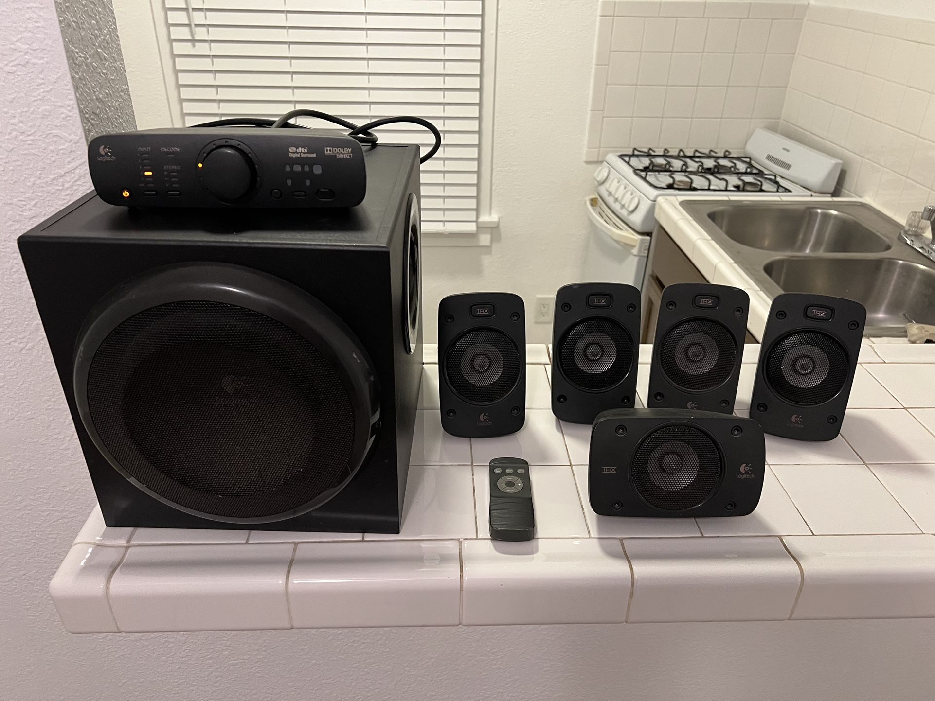 Logitech Z906 5.1 Surround Sound Speaker Set