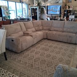 Luxurious Plush 3PC Sectional 