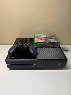 Xbox One 500GB Bundle – Includes Controller, Cables & 2 Games