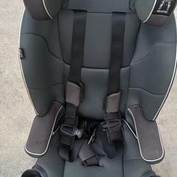 Chicco My Fit Harness + Booster 25lbs -100lbs car seat
