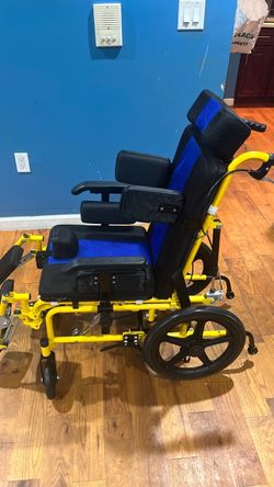 Special Needs Adaptive Wheelchair / Mobility Chair – Excellent Condition