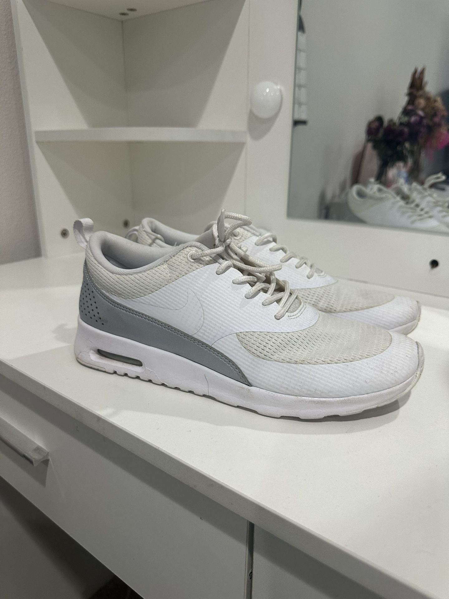 Women’s Nike training / running shoes - Size 9