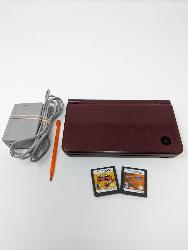 Nintendo DSi XL with 2 Games