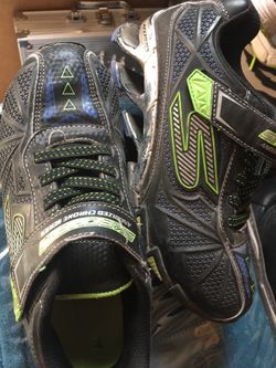 SKECHERS boys Size 3.5 EXCELLENT CONDITION $5