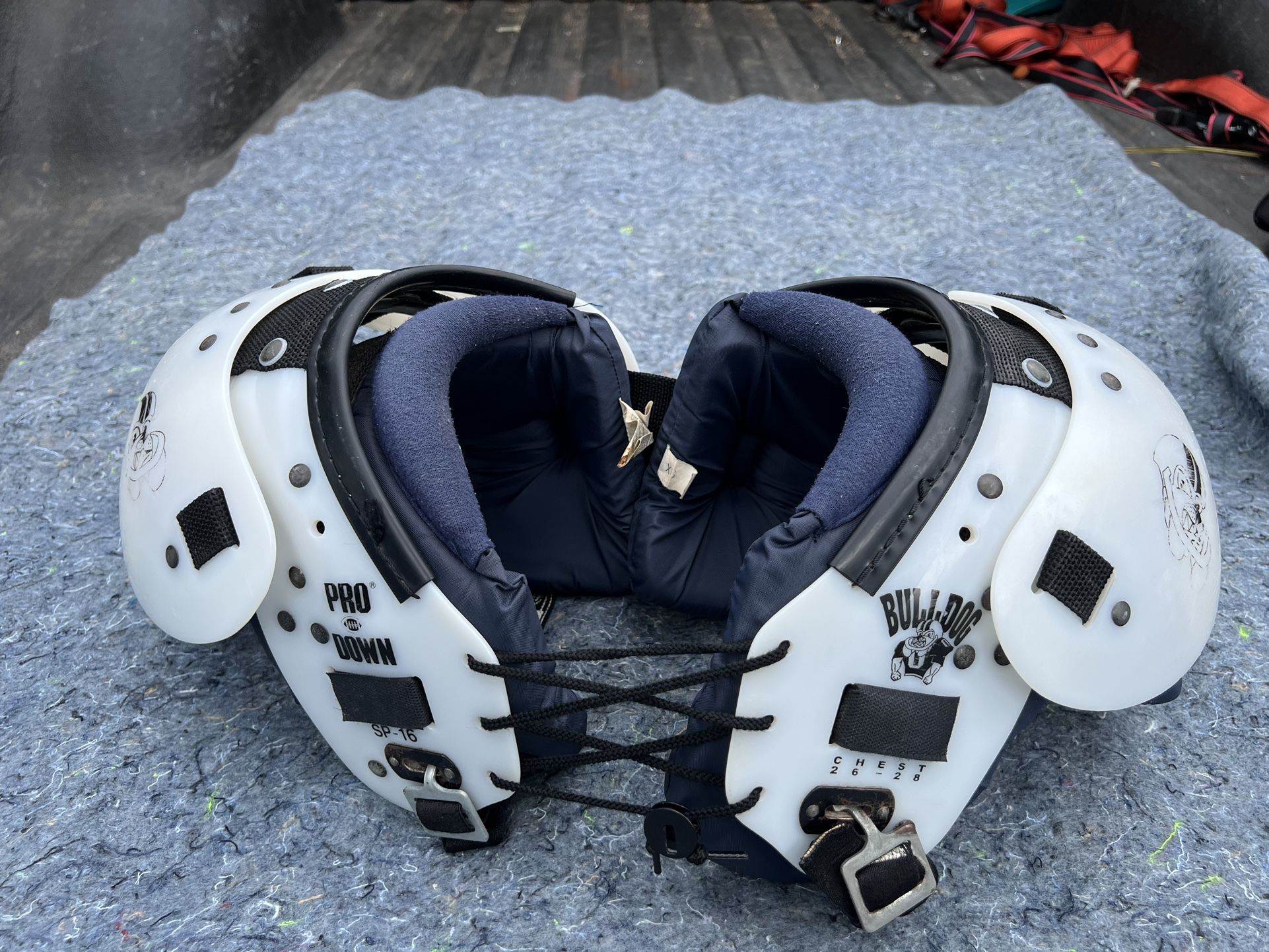 Pro Down Bulldog Youth Football 11-12” Shoulder Pads 26-28”Chest