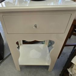 High Gloss White Night Stand. 30" H x 17"W x 13"D.  PLEASE READ DESCRIPTION 