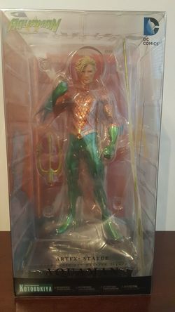 Aquaman Statue