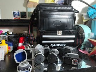 Older Pentax K1000 Film Camera W/ Case & Accessories 