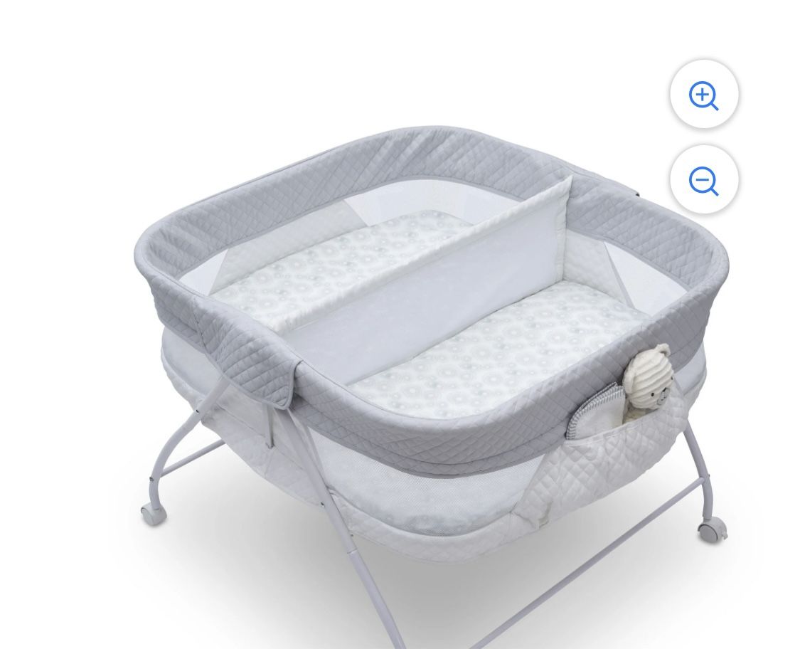 Twin bassinet- Little Folks Compact Twin Bassinet 