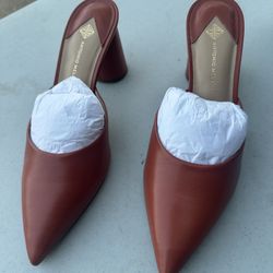 BRAND NEW LADIES ANTONIO MELANI MULE HEEL COLOR WET SAND