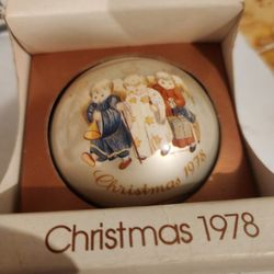 2 collector Christmas balls
