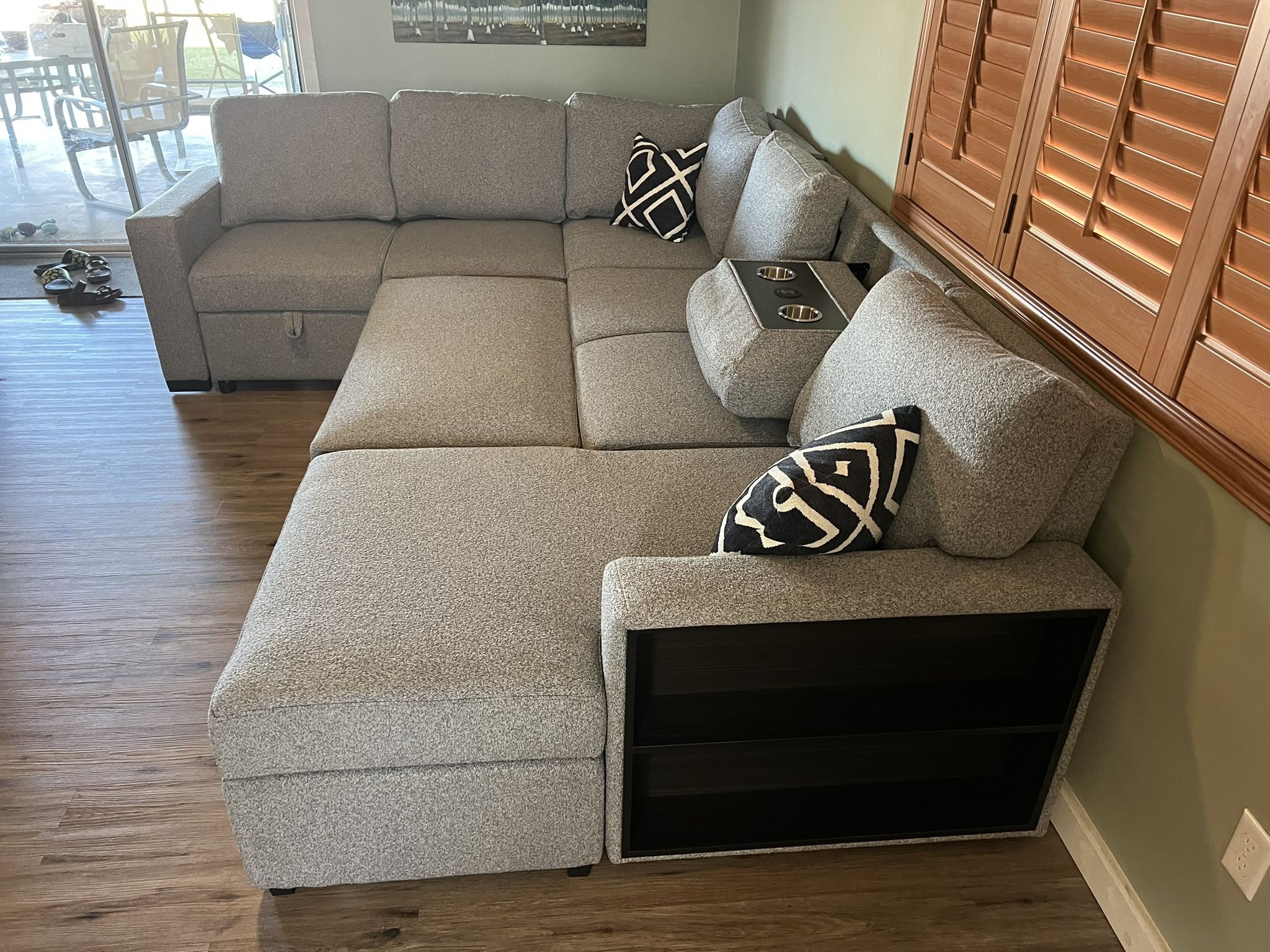 New Boucle Grey Sectional With 2 Pullout Beds / Chaise Storage. 92x119x60. Free Delivery!