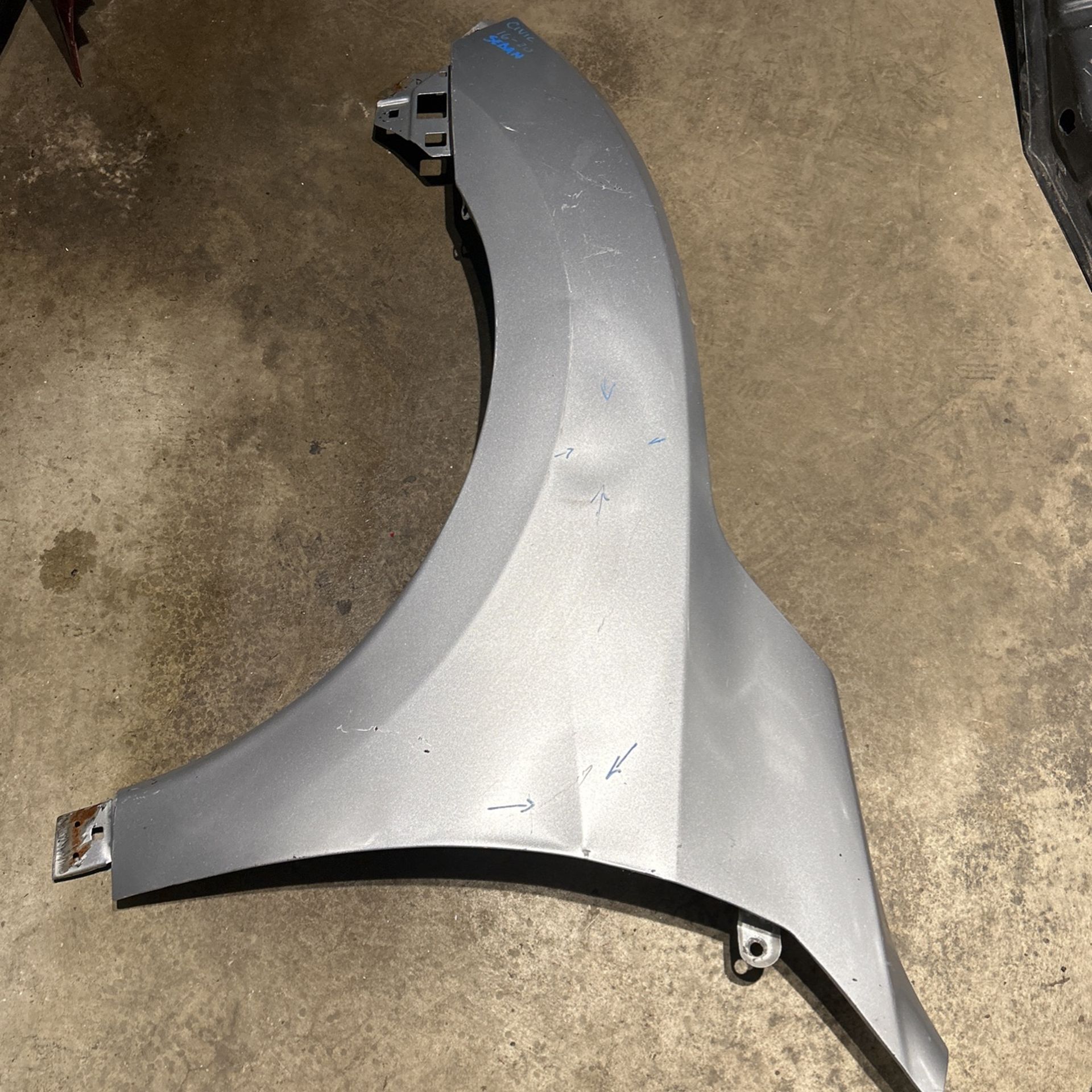 2016 - 2020 HONDA CIVIC SEDAN DRIVER SIDE FENDER SILVER COLOR OEM