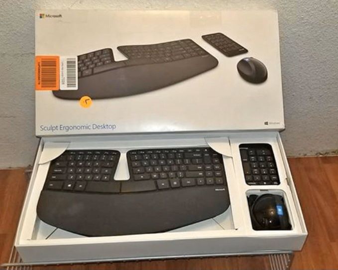 Microsoft Wireless Desktop Keyboard and Mouse(Sculpt Ergonomic)