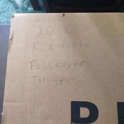2010 Kia Forte Passenger Tail Light 