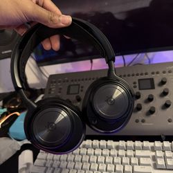 SteelSeries Arctis Nova Pro Wireless Gaming Headset