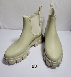 Brand new Cream Waterproof Chelsea Boots Size 10 (83)