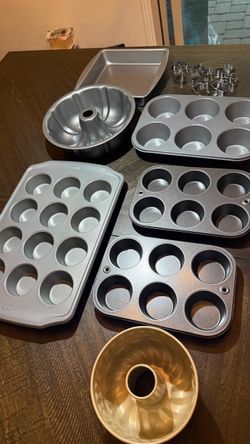 Baking Pan & Bakeware Set – $45