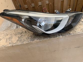 Hyundai Elantra Headlight RH 14-16