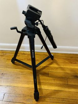 Sony TriPod with remote.