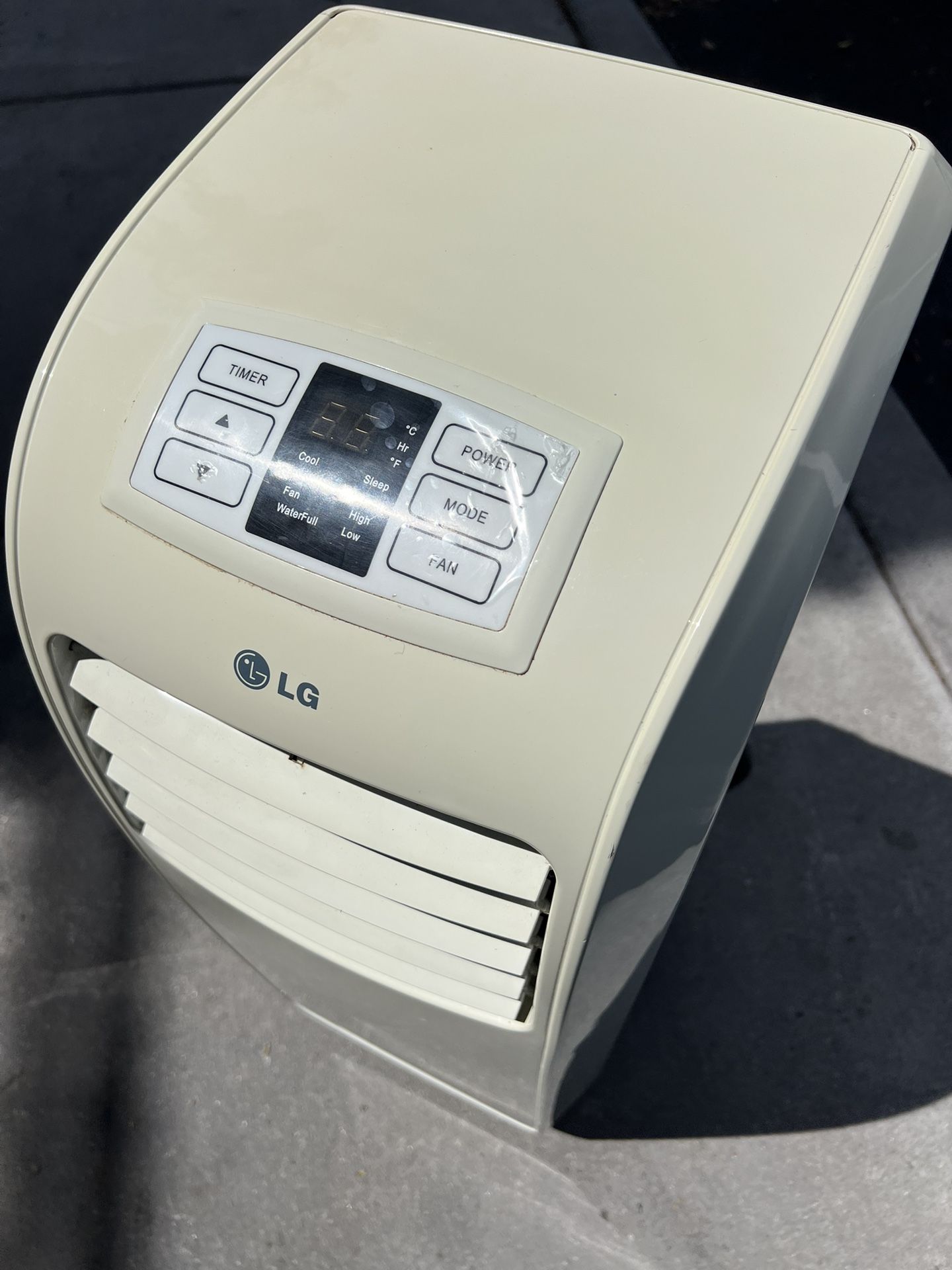 LG 8000 Btu With Vent Hose. Ready ❄️💨💨💨