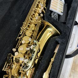 Nice Gold Alto Saxophone with New Box of Reeds Excellent Condition $350 Firm