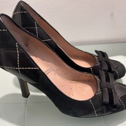 Tahari Black Heels Size 8