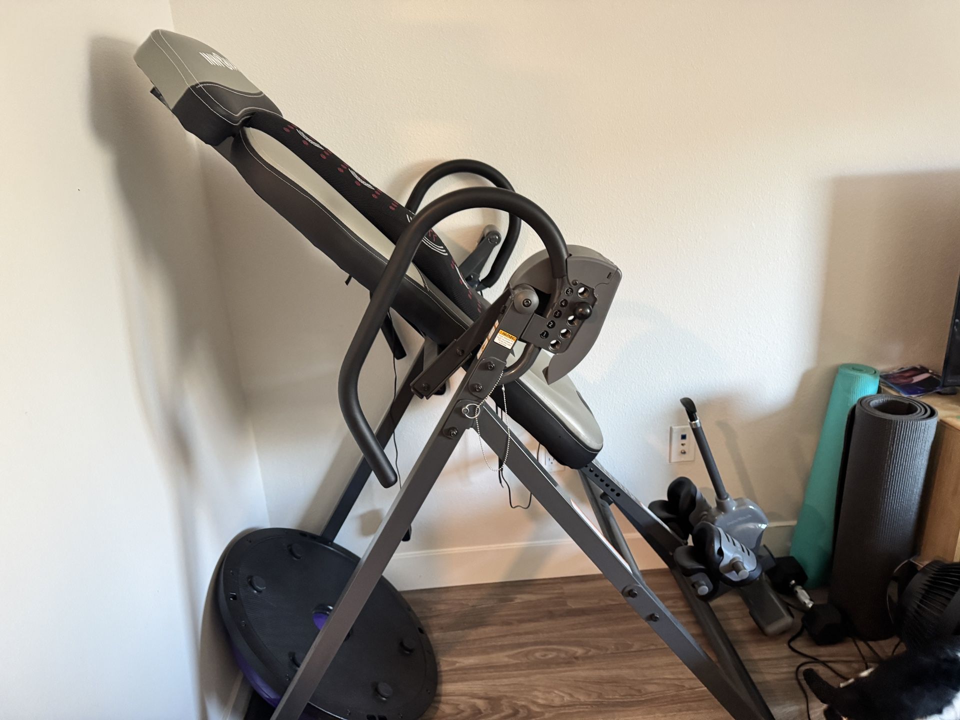 Innova ITM5900 Inversion Table – Like New