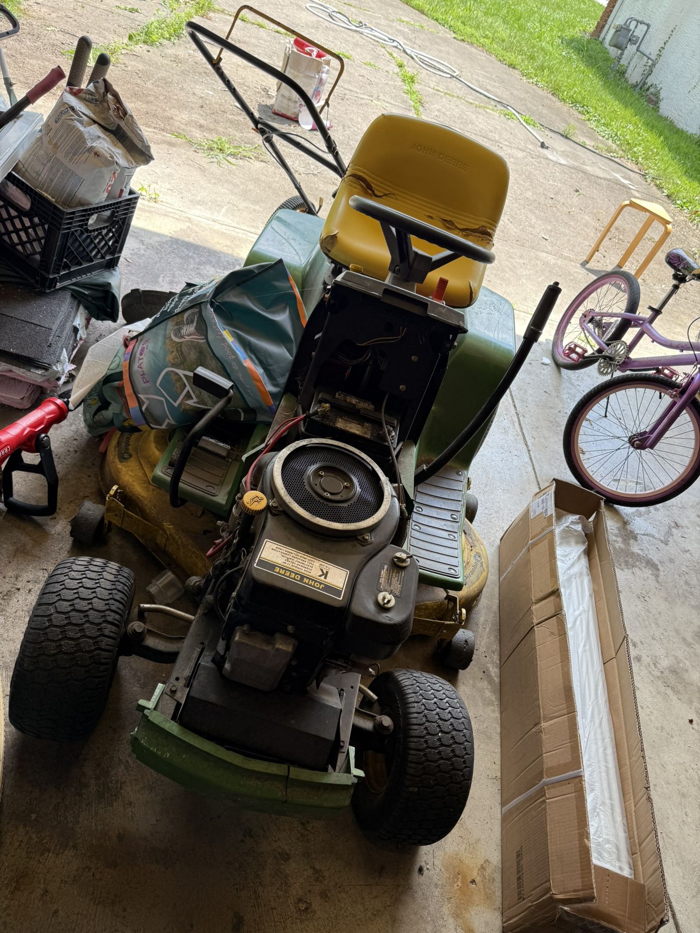 John Deere Riding Lawnmower