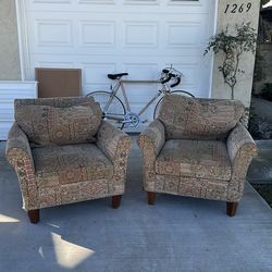 2 Accent Chairs – Patterned Upholstered Armchairs