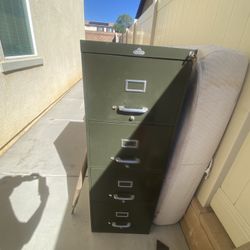 Two Filing Cabinets With Key