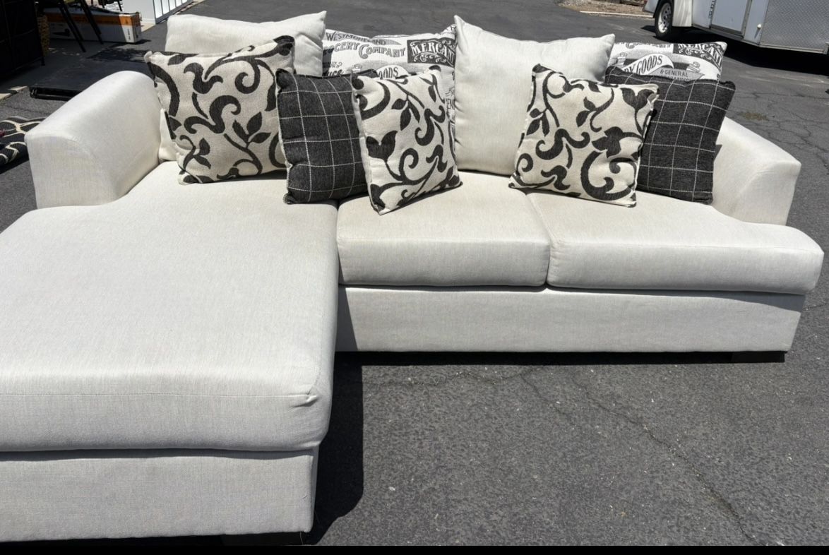 Sofa With Chaise 
