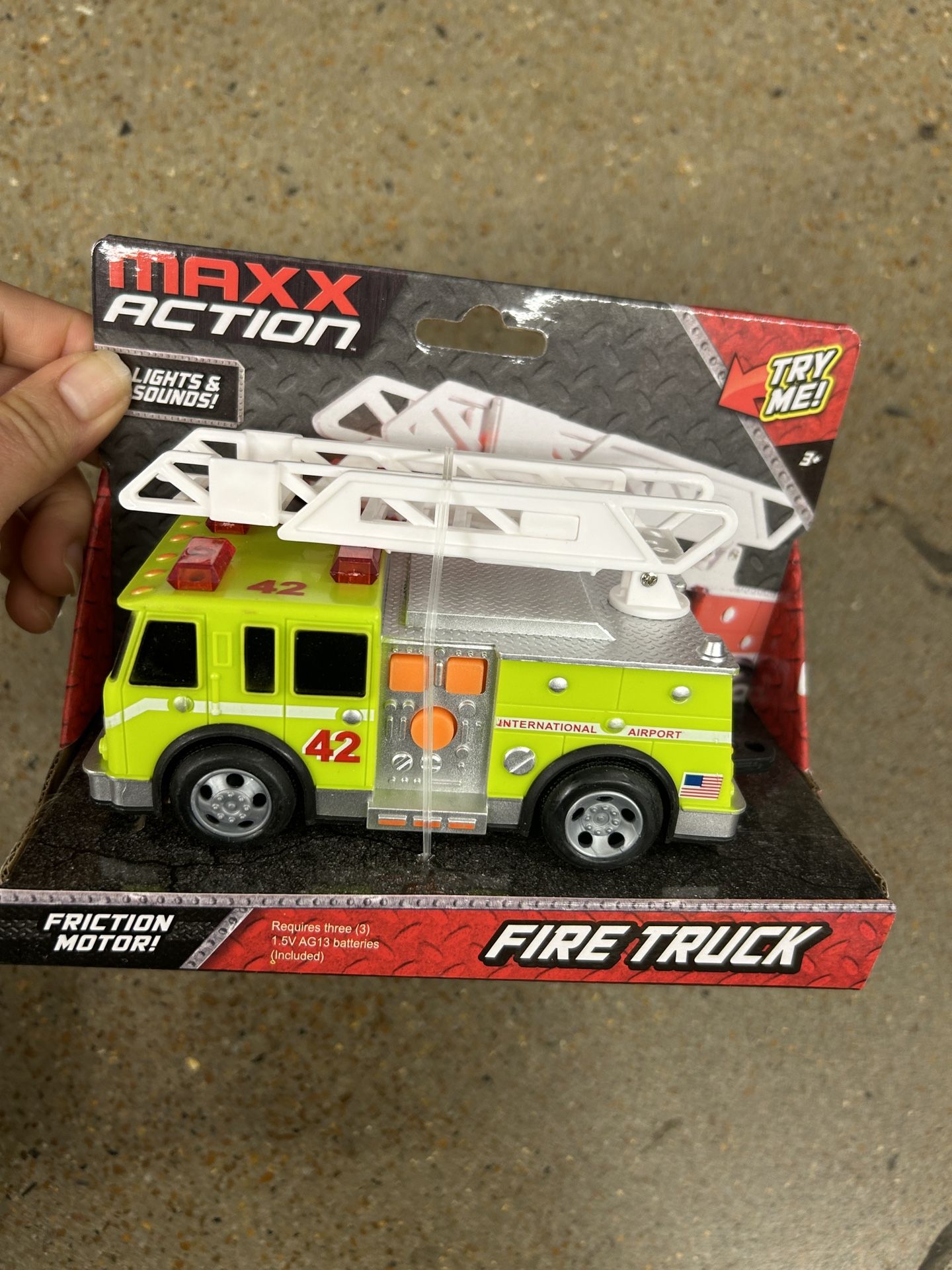 NWT fire truck with light & sound