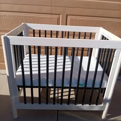 Beautiful Mini Crib with Newton Breathable Baby Mattress