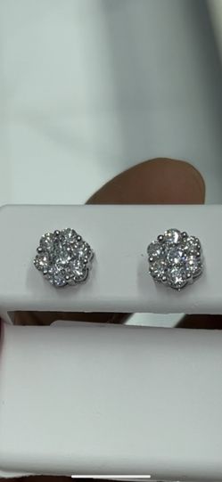 Flower Set Diamond Earrings