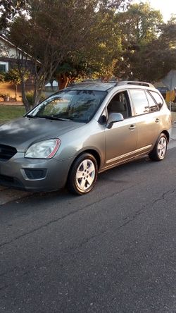 2009 KIA Rondo