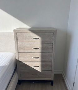Light Grey 5-Drawer Dresser