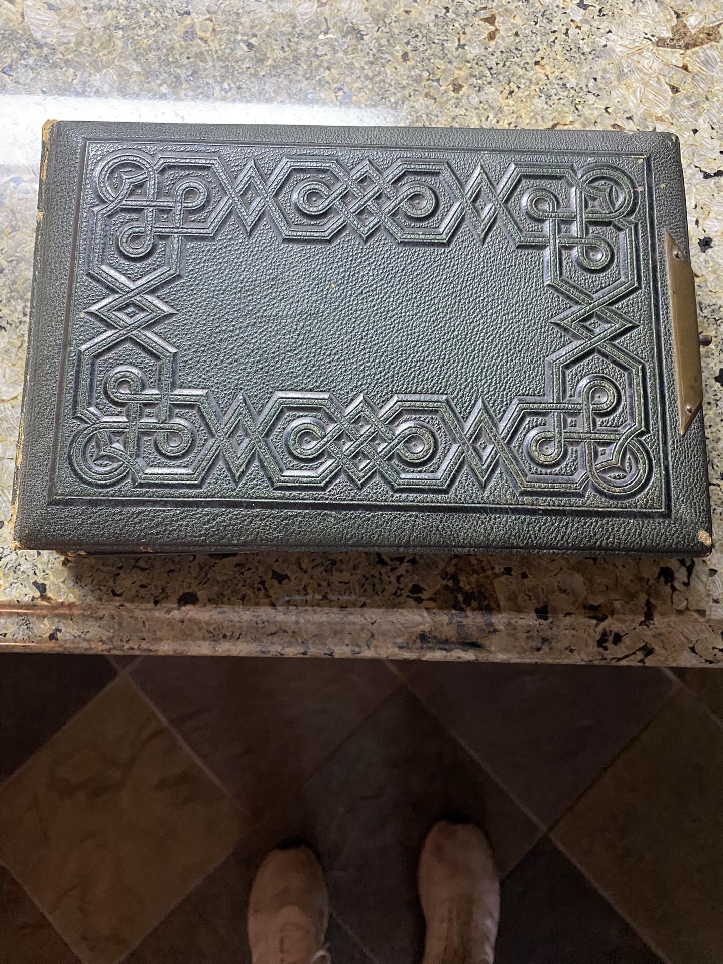 Vintage Leather Photographs Book With 25 Gold Edge Extra Thick Pages 6x9”