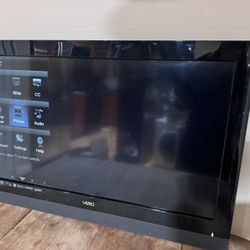 πΊ Vizio 32β Smart LED 3D TV β Model E3D320VX β Great Condition