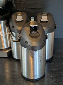 Avantco C15 airpot brewer with 4 airpots