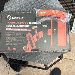 Laminate Floor Installation Kit With Extra Cutting Tool