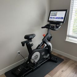 NordicTrack Commercial S22i Studio Cycle