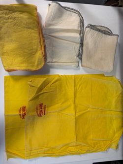 2 GUARDSMAN ONE-WIPE DUST CLOTHS. VINTAGE. + 3 OTHERS.