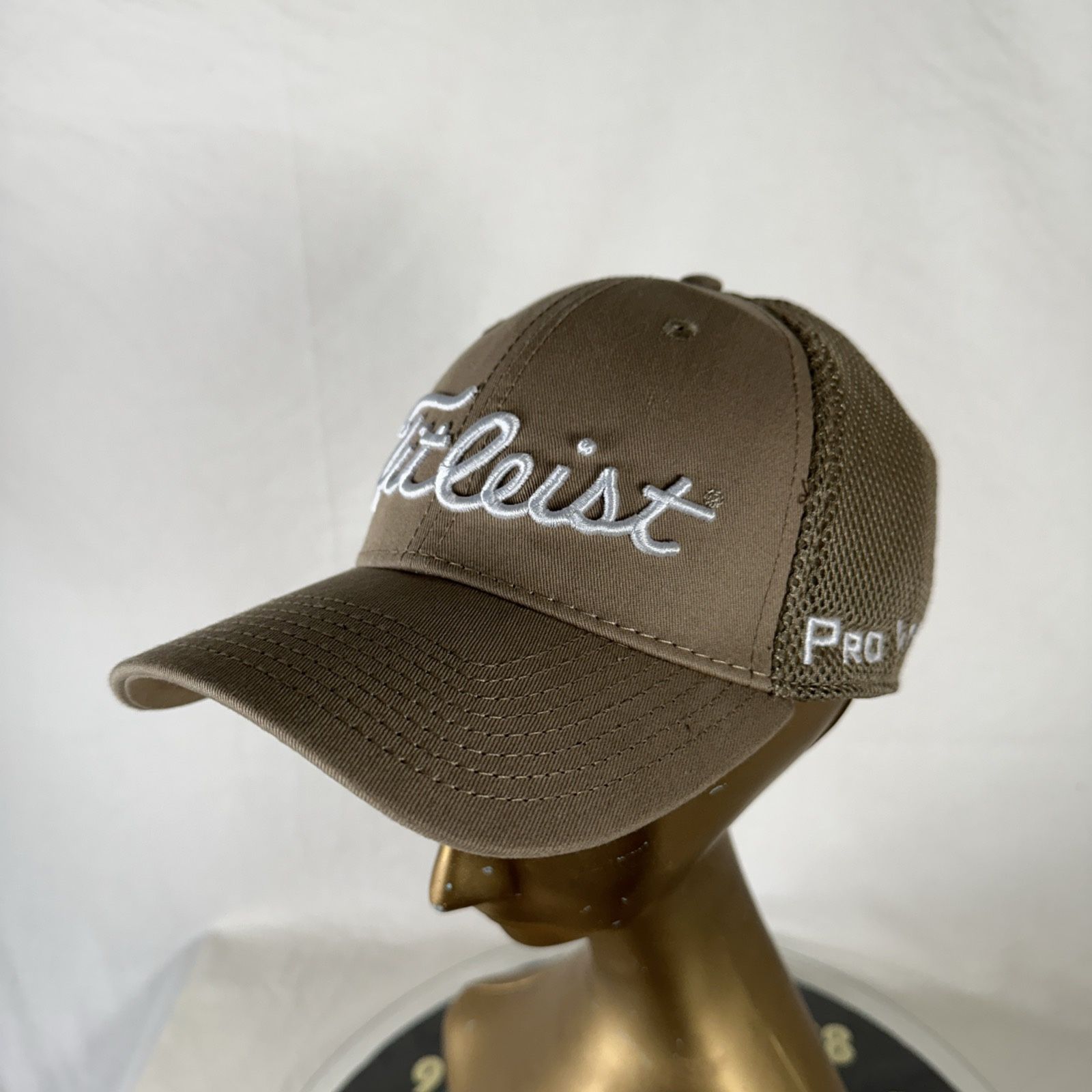 NWOT Titleist Pro V1 FJ Footjoy Fitted Hat Beige Gold Golf S/M Logo Patch Mesh