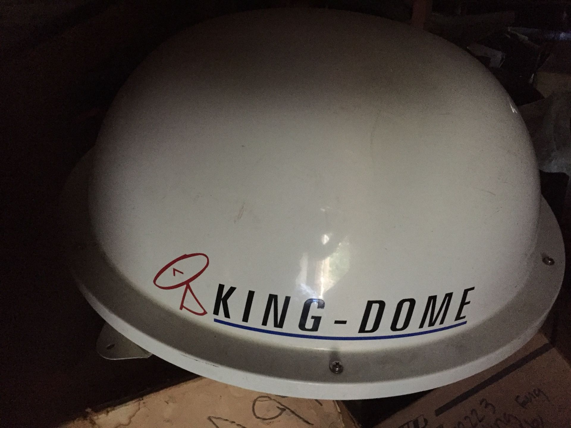 King dome satellite dish with receiver direct tv