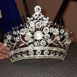 Quince Crown