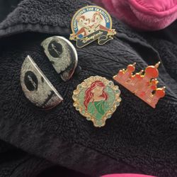 Disney pins