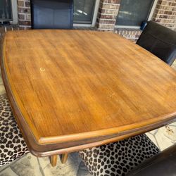 Wooden Breakfast Table With 4 Leather Chairs