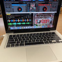 MacBook pro i5 500gb+ 8 gb ram  Installed programs included 👇 ✅VIRTUAL DJ 8 pro ✅Serato dj lite ✅More than 15,000 songs all kind mostly Spanish  ✅Eve